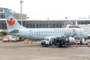 Air Canada Express (Sky Regional) Embraer ERJ-175SU (ERJ-170-200SU) (C-FXJF) at  Minneapolis - St. Paul International, United States