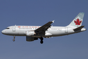 Air Canada Airbus A319-114 (C-GAQL) at  Los Angeles - International, United States