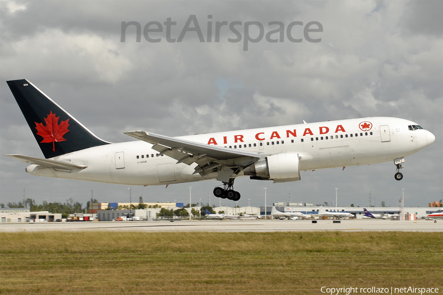 Air Canada Boeing 767-233 (C-GAUN) | Photo 8656