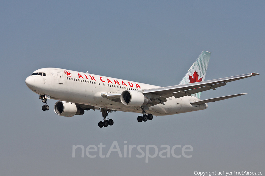 Air Canada Boeing 767-233(ER) (C-GAVC) | Photo 155663