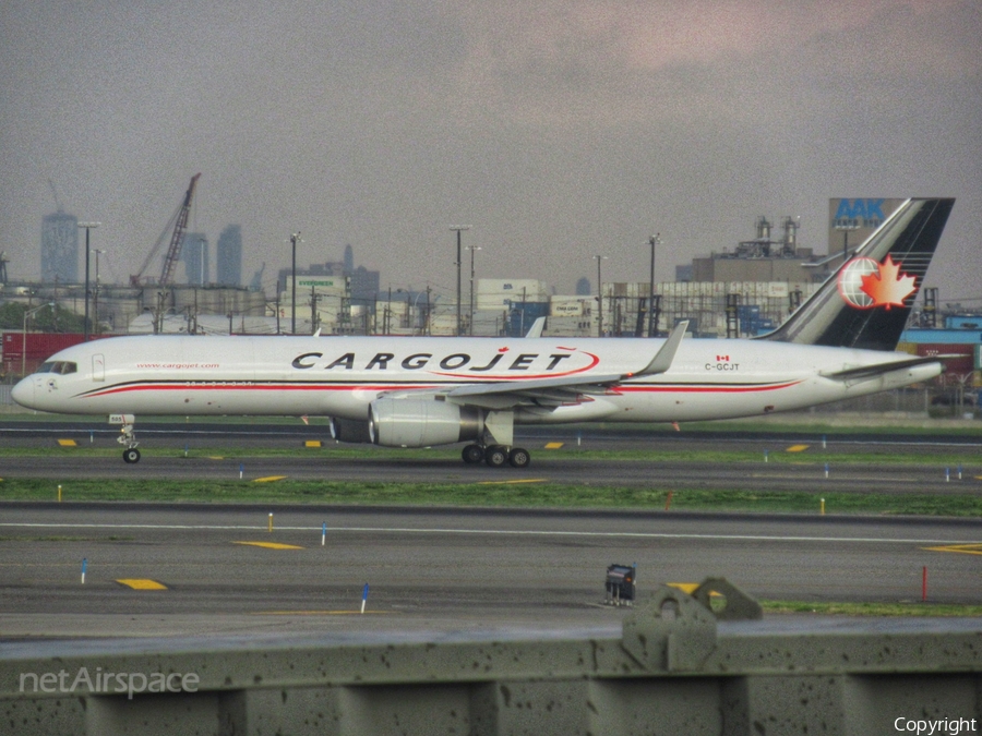 Cargojet Airways Boeing 757-223(PCF) (C-GCJT) | Photo 343271