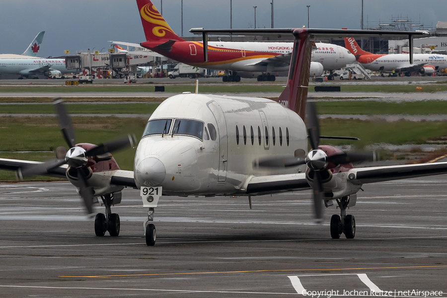 Central Mountain Air Beech 1900D (C-GCMY) | Photo 269667