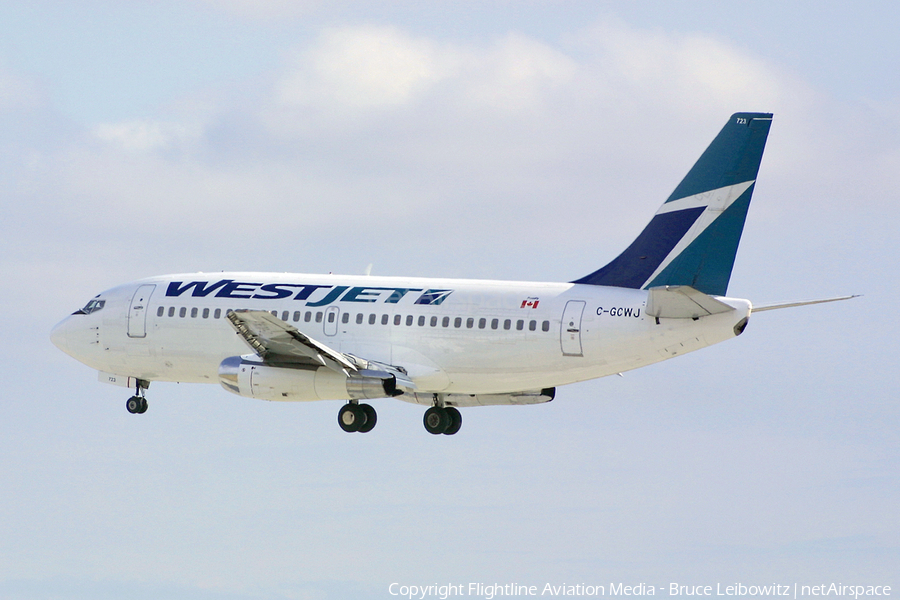 WestJet Boeing 737-297(Adv) (C-GCWJ) | Photo 189666