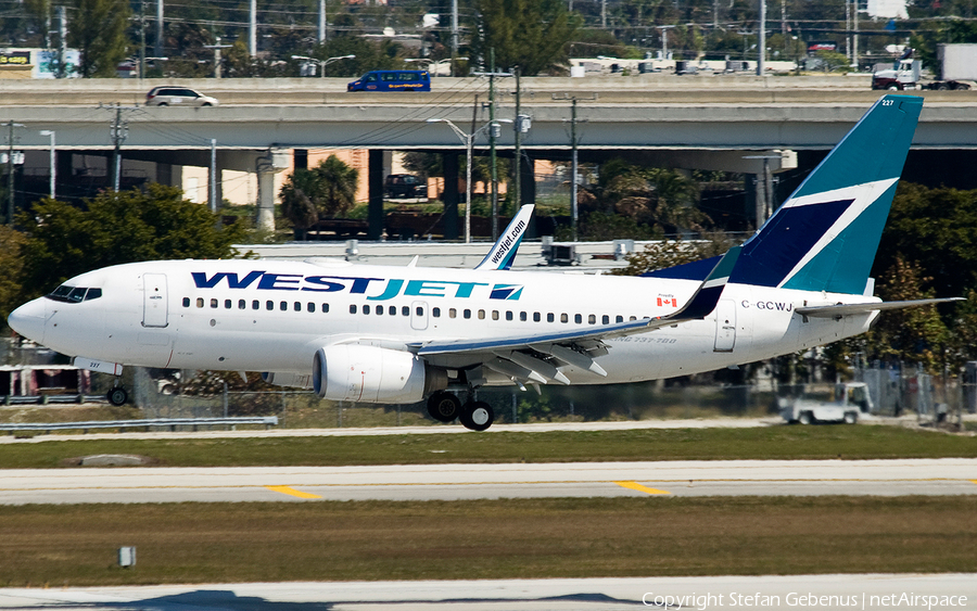 WestJet Boeing 737-76N (C-GCWJ) | Photo 2315