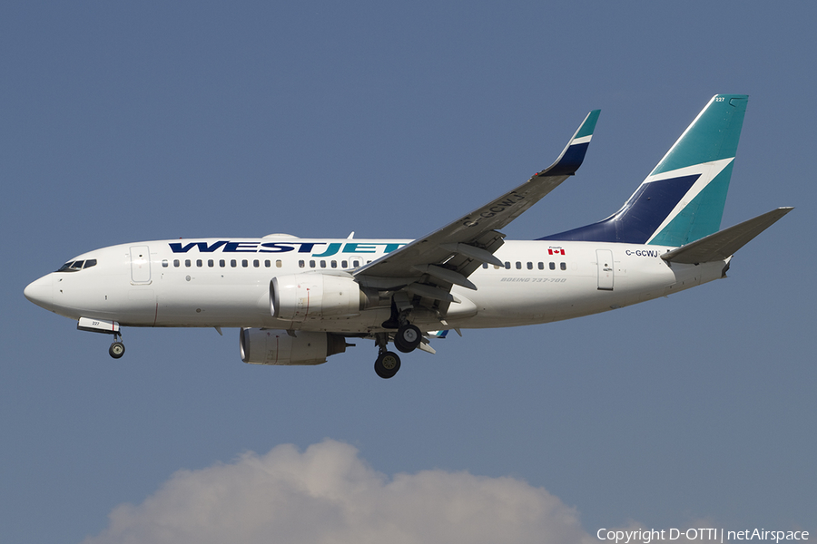 WestJet Boeing 737-76N (C-GCWJ) | Photo 336574