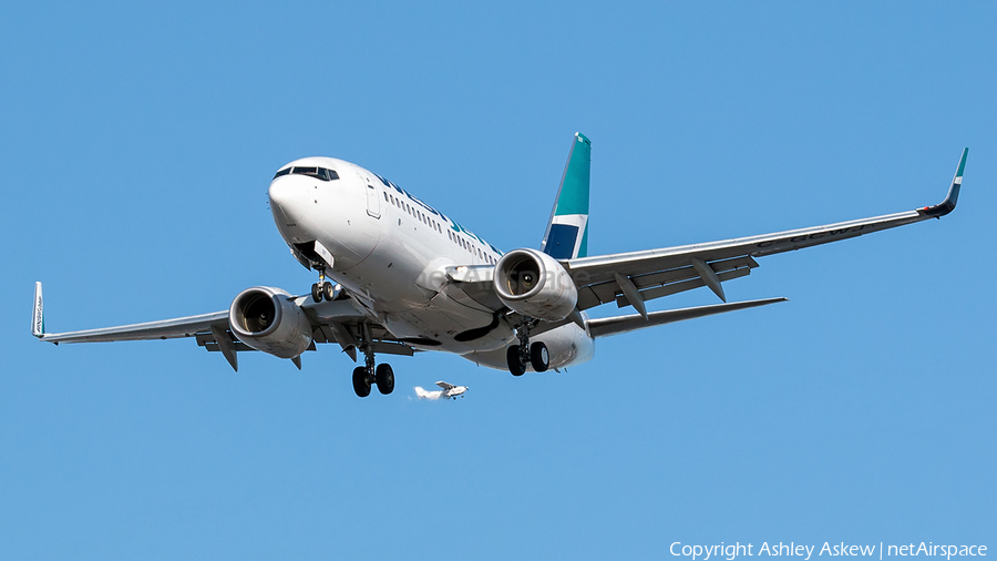 WestJet Boeing 737-76N (C-GCWJ) | Photo 112179