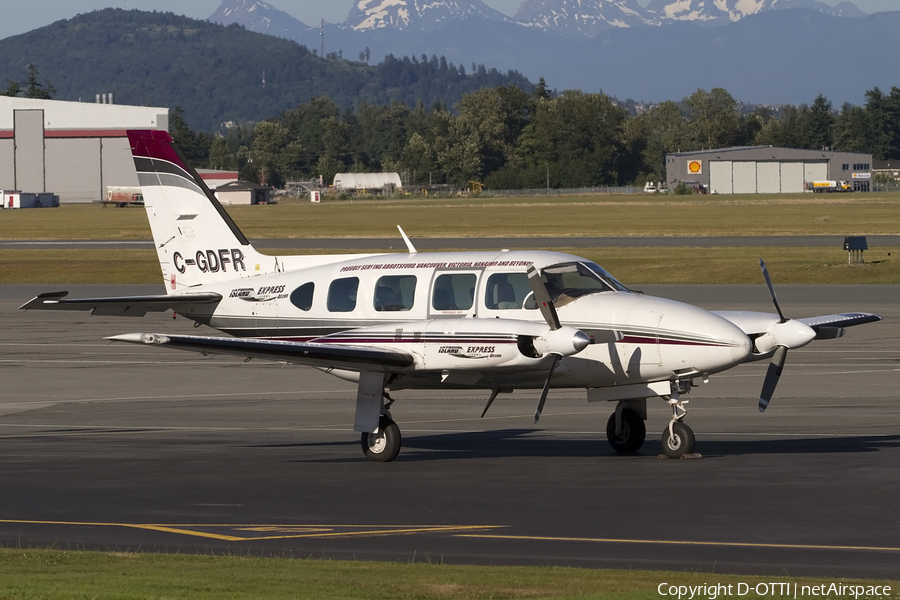 Island Express Air Piper PA-31-325 Navajo c/r (C-GDFR) | Photo 445801