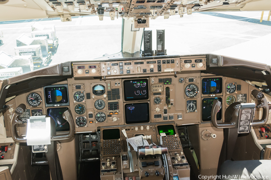 Air Canada Rouge Boeing 767-375(ER) (C-GEOQ) | Photo 429929