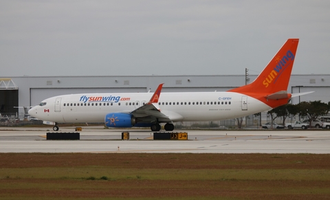 Sunwing Airlines Boeing 737-8GS (C-GFEH) at  Ft. Lauderdale - International, United States