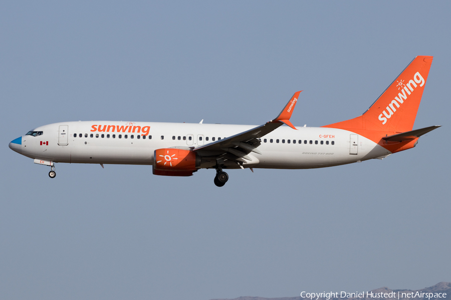 Sunwing Airlines Boeing 737-8GS (C-GFEH) | Photo 535216