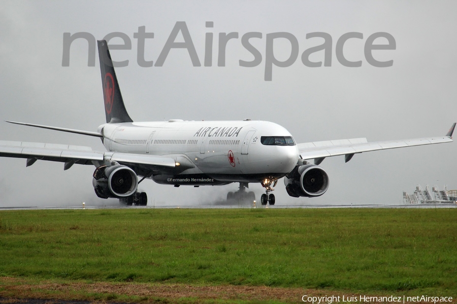 Air Canada Airbus A330-343X (C-GFUR) | Photo 409124