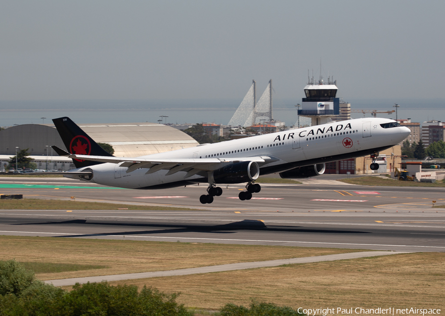 Air Canada Airbus A330-343X (C-GHKW) | Photo 507730