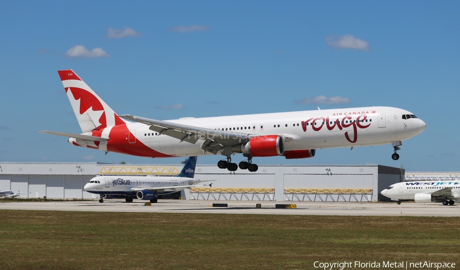 Air Canada Rouge Boeing 767-35H(ER) (C-GHLA) | Photo 357784