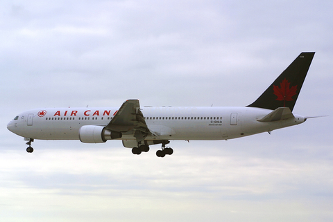 Air Canada Boeing 767-333(ER) (C-GHLQ) at  Vancouver - International, Canada