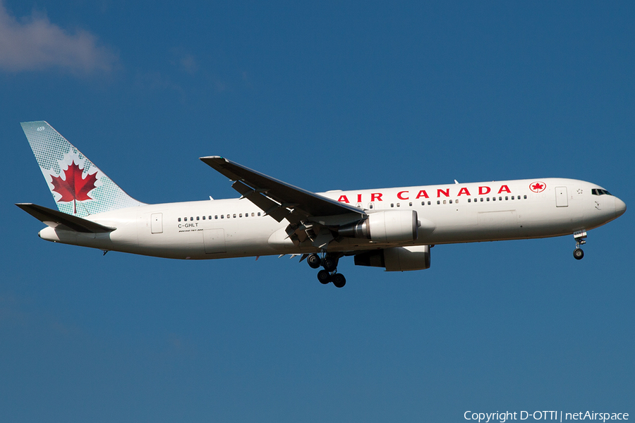 Air Canada Boeing 767-333(ER) (C-GHLT) | Photo 211086