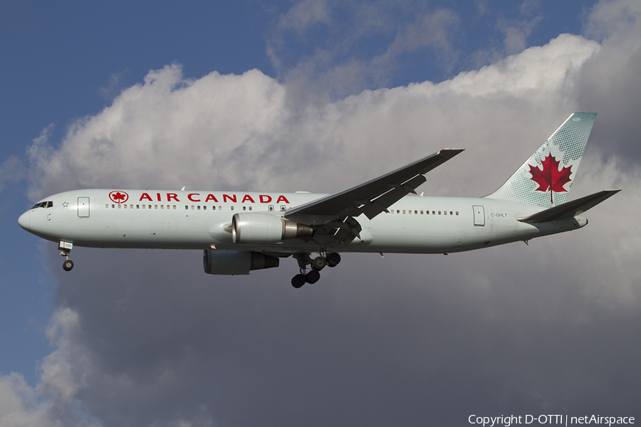 Air Canada Boeing 767-333(ER) (C-GHLT) | Photo 375839