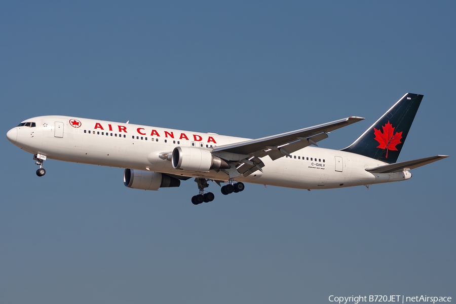 Air Canada Boeing 767-333(ER) (C-GHLV) | Photo 680551