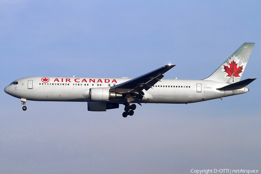 Air Canada Rouge Boeing 767-333(ER) (C-GHLV) | Photo 473405