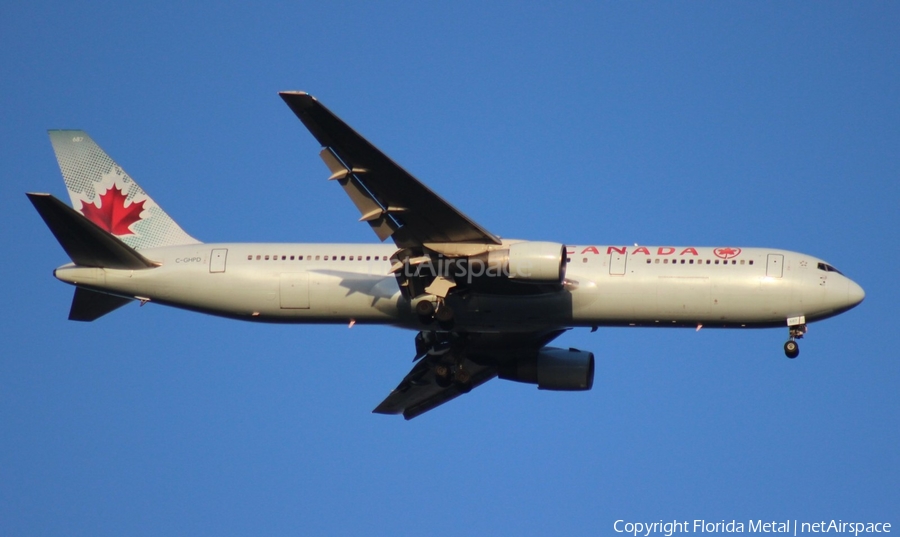 Air Canada Boeing 767-3Y0(ER) (C-GHPD) | Photo 297894