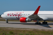 Air Canada Rouge Boeing 767-33A(ER) (C-GHPE) at  Porto, Portugal