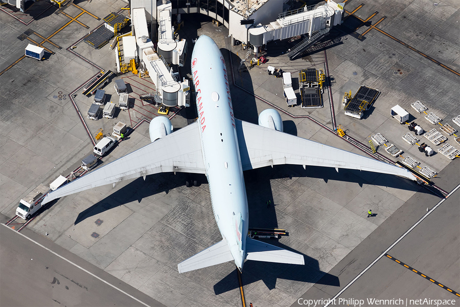 Air Canada Boeing 787-8 Dreamliner (C-GHPT) | Photo 312594
