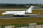 Skyservice Business Aviation Bombardier BD-700-1A10 Global Express XRS (C-GHSW) at  Budapest - Ferihegy International, Hungary