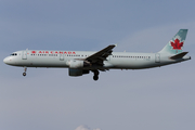 Air Canada Airbus A321-211 (C-GIUB) at  Vancouver - International, Canada