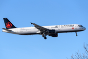Air Canada Airbus A321-211 (C-GIUE) at  Toronto - Pearson International, Canada