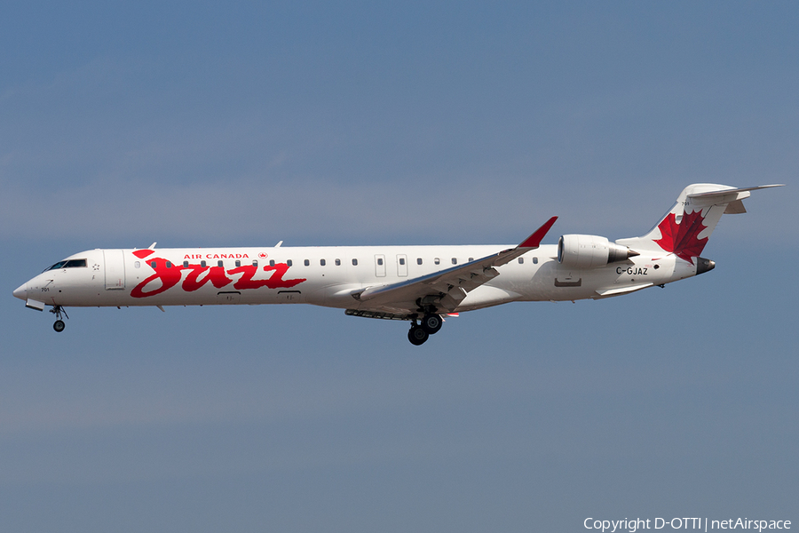 Air Canada Jazz Bombardier CRJ-705ER (C-GJAZ) | Photo 187034
