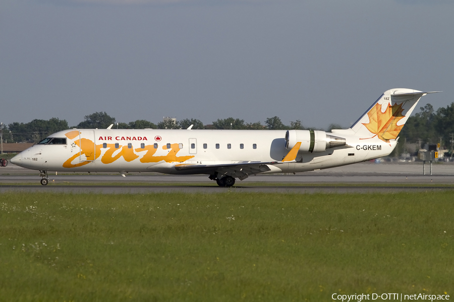 Air Canada Jazz Bombardier CRJ-200LR (C-GKEM) | Photo 440305