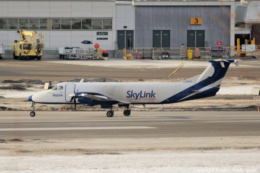 Skylink Express Beech 1900C-1 (C-GKGA) | Photo 535447