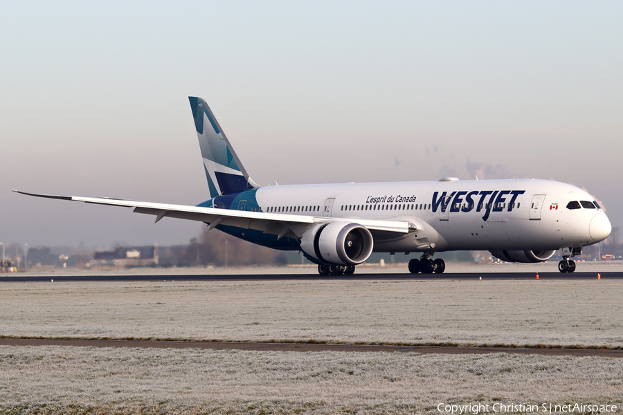 WestJet Boeing 787-9 Dreamliner (C-GKKN) | Photo 541930