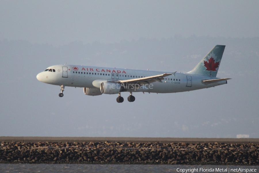 Air Canada Airbus A320-214 (C-GKOE) | Photo 309590