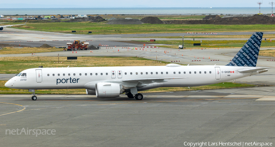 Porter Airlines Embraer ERJ-195E2 (ERJ-190-400STD) (C-GKQR) | Photo 584621