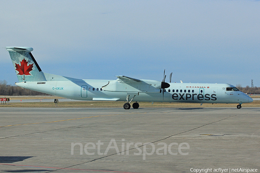Air Canada Express (Jazz) Bombardier DHC-8-402Q (C-GKUK) | Photo 154700