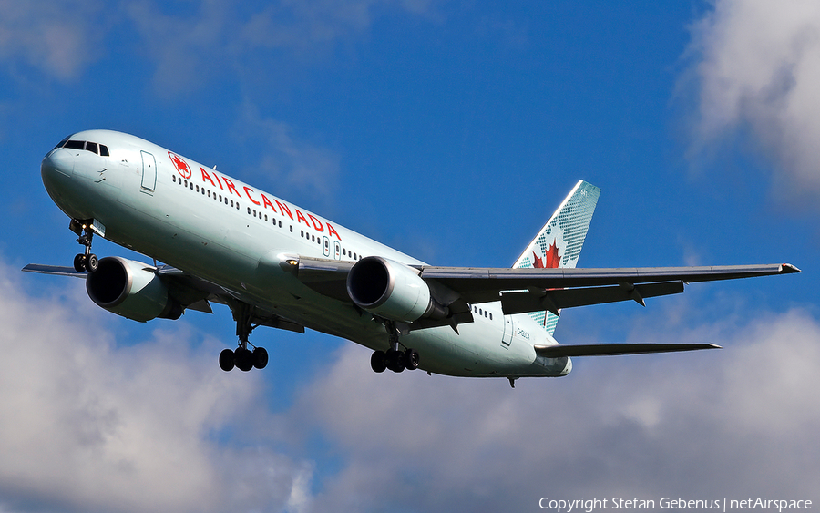Air Canada Boeing 767-375(ER) (C-GLCA) | Photo 1752