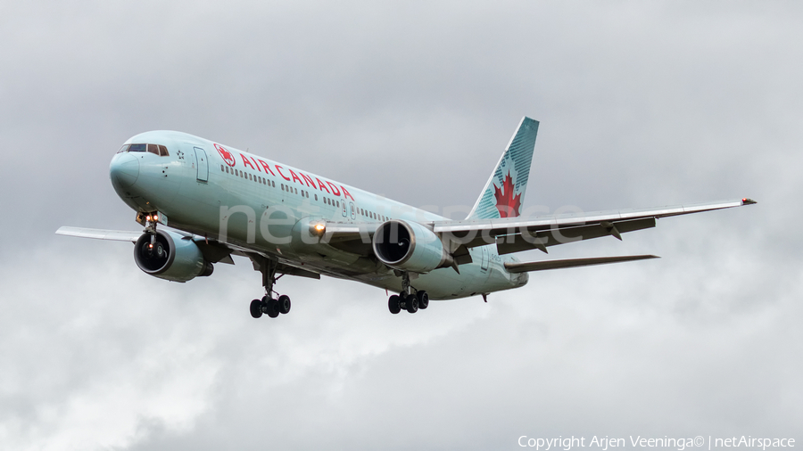 Air Canada Boeing 767-375(ER) (C-GLCA) | Photo 379714