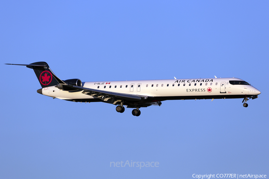 Air Canada Express (Jazz) Bombardier CRJ-705LR (C-GLJZ) | Photo 395898