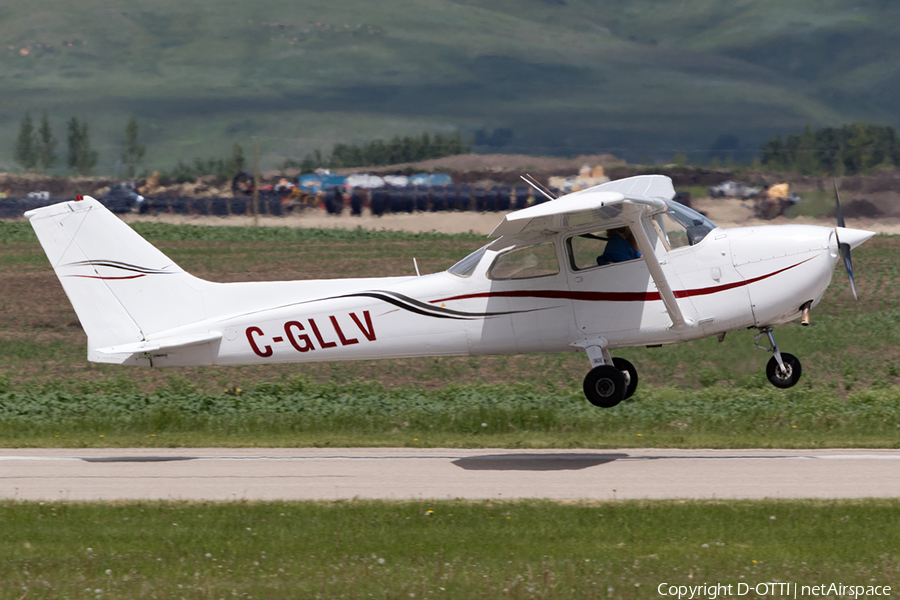 Calgary Flying Club Cessna 172N Skyhawk (C-GLLV) | Photo 172965