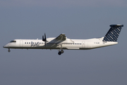 Porter Airlines Bombardier DHC-8-402Q (C-GLQR) at  Montreal - Pierre Elliott Trudeau International (Dorval), Canada