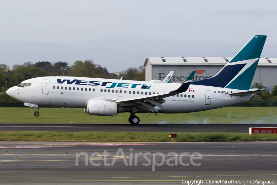 WestJet Boeing 737-7CT (C-GMWJ) | Photo 165231