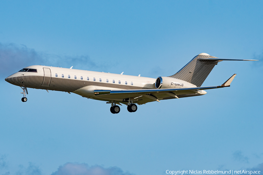 (Private) Bombardier BD-700-1A10 Global Express (C-GNCB) | Photo 458959