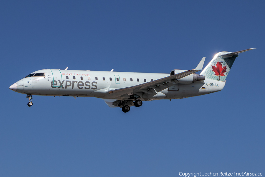 Air Canada Express (Jazz) Bombardier CRJ-200ER (C-GNJA) | Photo 266424