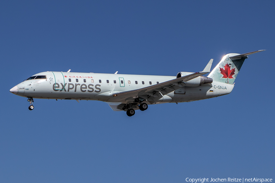 Air Canada Express (Jazz) Bombardier CRJ-200ER (C-GNJA) | Photo 266424