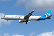 Air Transat Airbus A321-271NX (C-GOIW) at  London - Gatwick, United Kingdom