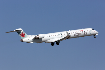 Air Canada Express (Jazz) Bombardier CRJ-705ER (C-GOJZ) at  Houston - George Bush Intercontinental, United States