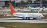 Sunwing Airlines Boeing 737-86J (C-GOWG) at  Ft. Lauderdale - International, United States