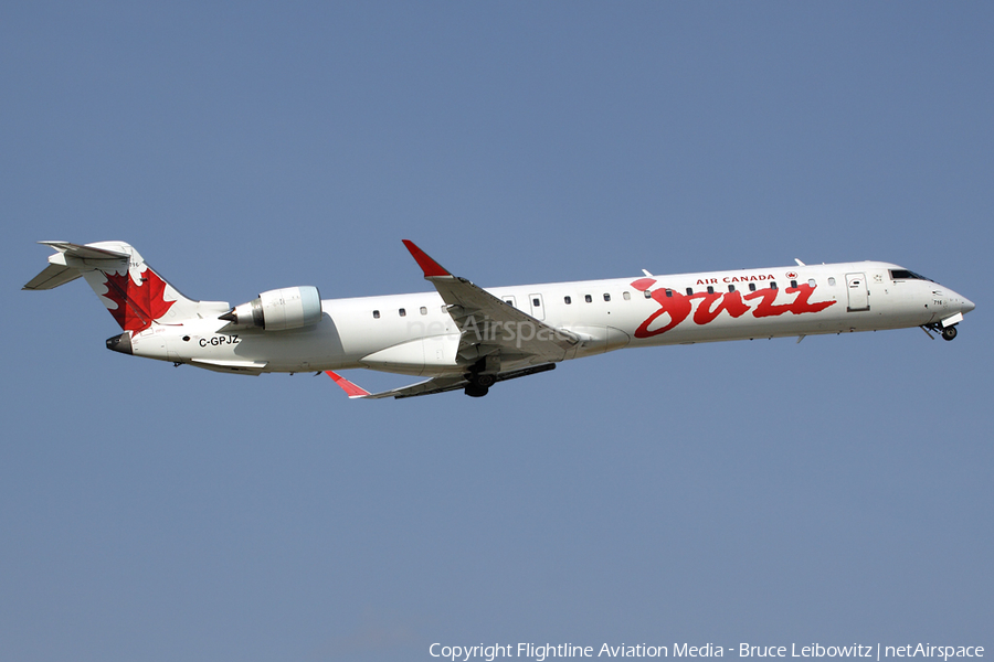 Air Canada Jazz Bombardier CRJ-705ER (C-GPJZ) | Photo 150392