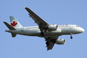Air Canada Airbus A319-112 (C-GSJB) at  Chicago - O'Hare International, United States
