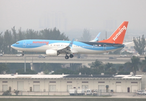 Sunwing Airlines Boeing 737-8K5 (C-GSWL) at  Ft. Lauderdale - International, United States